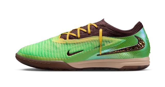Nike Phantom 6 Low Elite IC SE Travis Scott | Buy online | IV2037