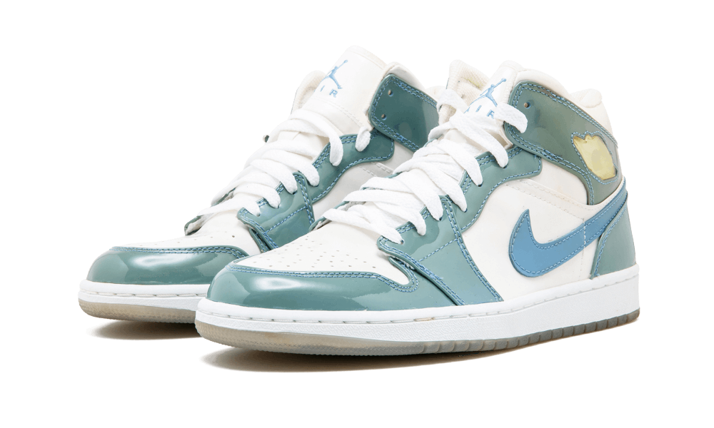 Jordan 1 Retro UNC Patent - Image 1