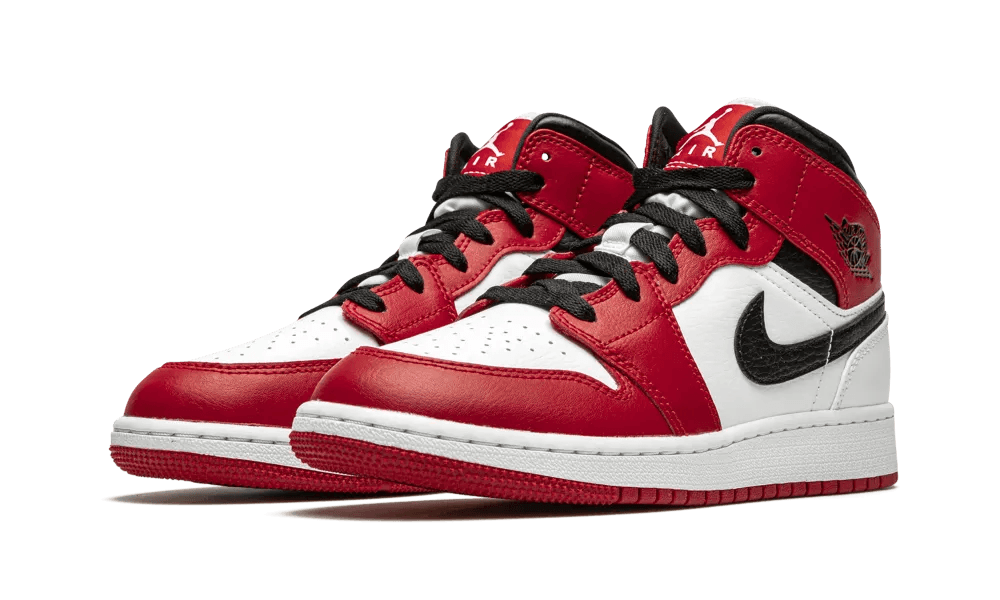 Jordan 1 Mid Chicago (2020) (GS) - Image 1