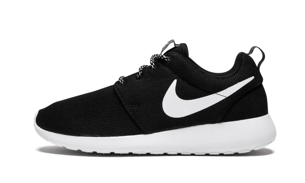 Nike Roshe One Black White (W)