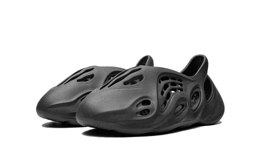 Yeezy Foam RNNR Carbon - Image 1