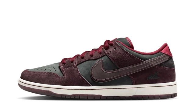 Nike SB Dunk Low Riot Skateshop